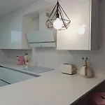 בית נופש Abril 56 Villa&suites אורניה